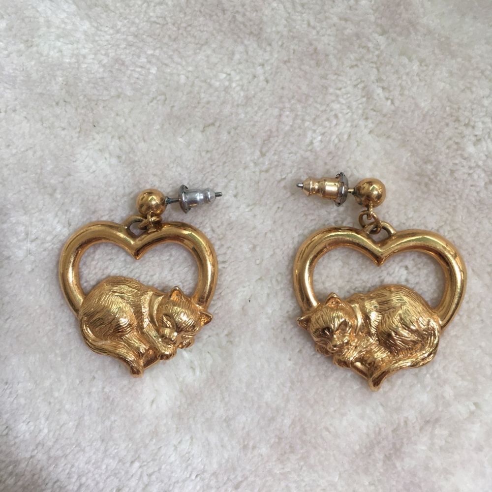 Avon Gold Tone Cat Heart Earrings - Women’s Jewelry